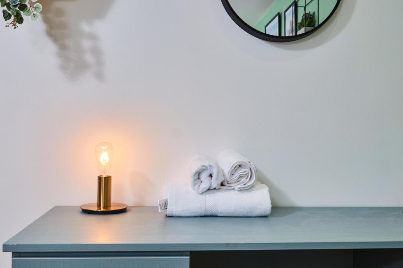 Stunning City Centre 3 Bed, 3 Bath - Sleeps 8! Leilighet Leeds  Eksteriør bilde