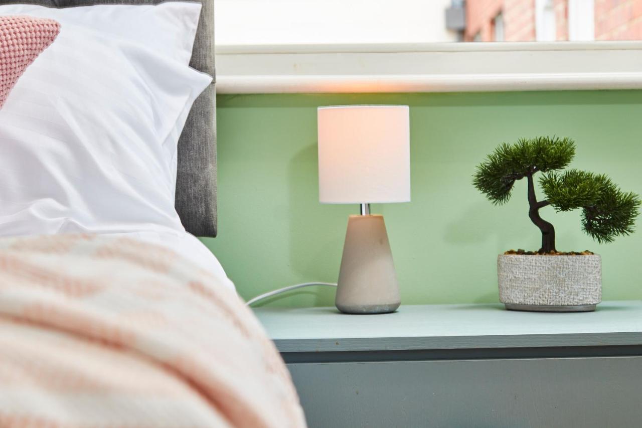 Stunning City Centre 3 Bed, 3 Bath - Sleeps 8! Leilighet Leeds  Eksteriør bilde